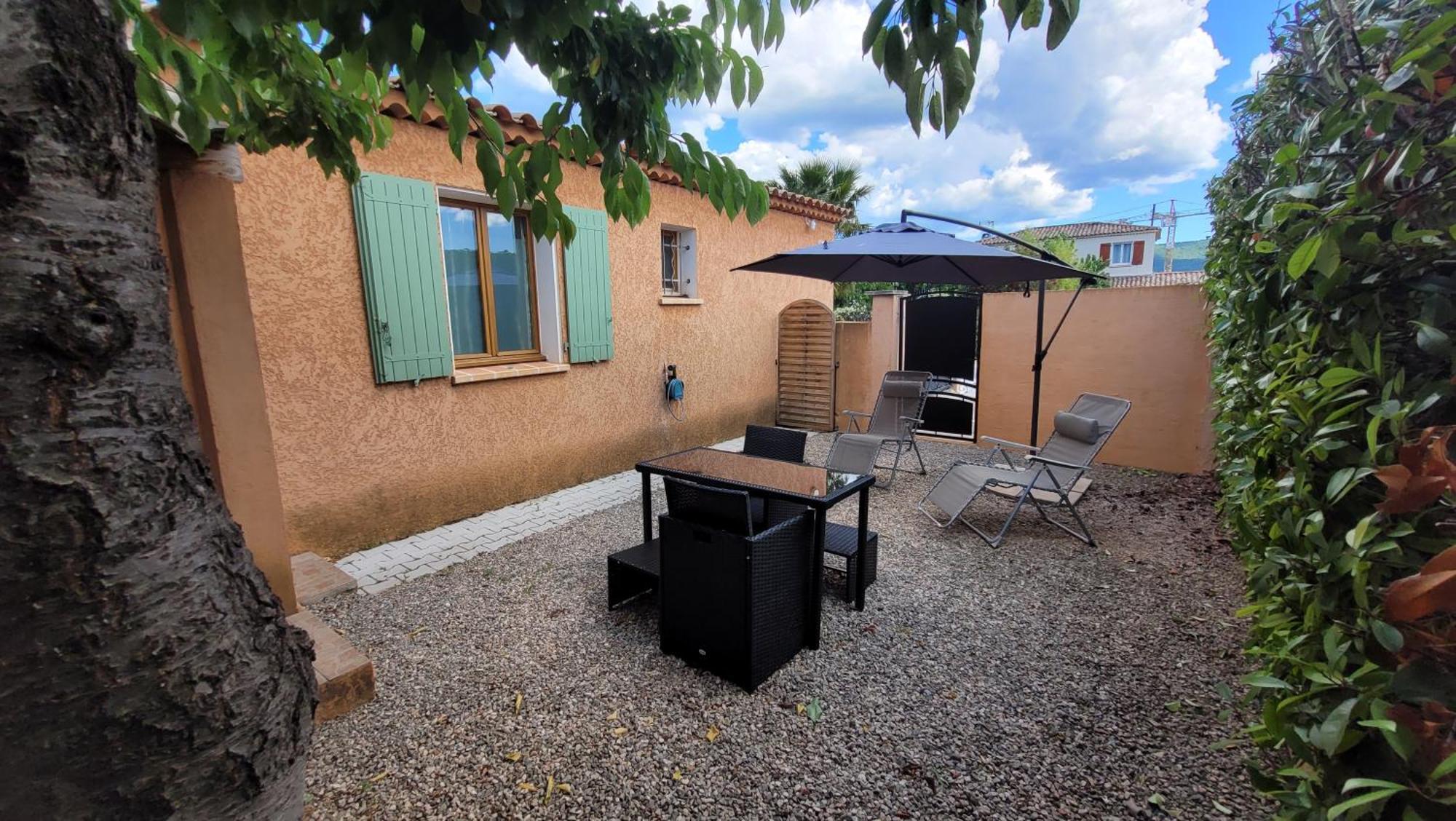 Le Petit Chez Nous Gite Climatise Jardin Pignans Exterior foto